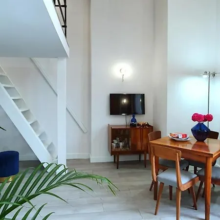 Metro Nowy Swiat Apartment Warsaw
